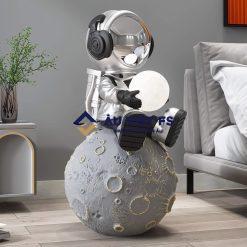 Mẫu tượng phi hành gia ngồi trên mặt trăng đẹp 2024, Mô hình phi hành gia để bàn, Phi hành gia, Đèn phi hành gia, tượng phi hành gia, Đèn trang trí mô hình phi hành gia, Astronaut model, Astronaut lights, Astronaut decorative lights, Đèn Decor, 2024 Astronaut decorative lights