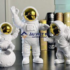 Tượng phi hành gia trang trí bàn làm việc Model 2024, Mô hình phi hành gia 2024, Mô hình phi hành gia để bàn, Phi hành gia, Đèn phi hành gia, tượng phi hành gia, Đèn trang trí mô hình phi hành gia, Astronaut model, Astronaut lights, Astronaut decorative lights, Đèn Decor, 2024 Astronaut decorative lights